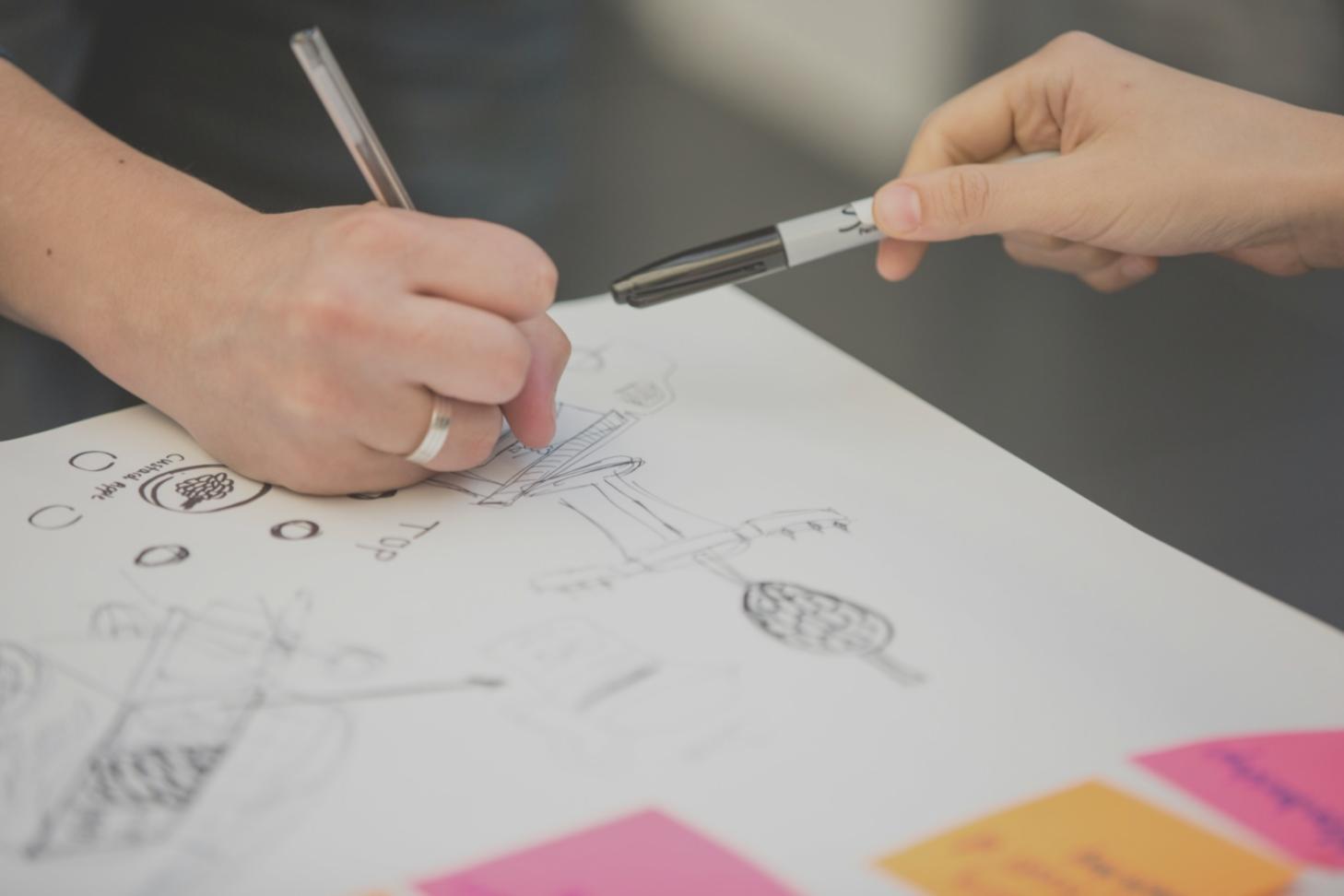 Büroumgebung und Zusammenarbeit im seriquanove-Team